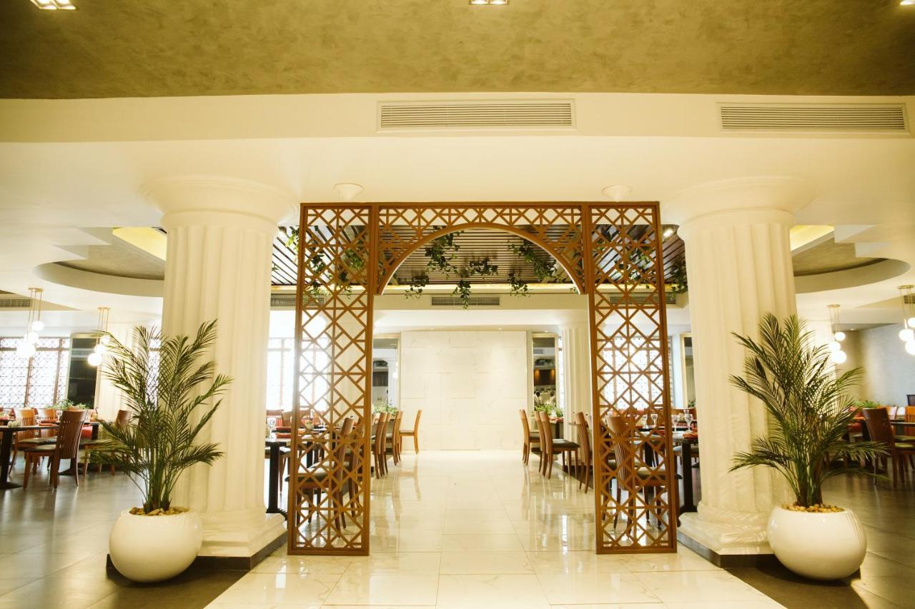 Pyramisa Suites Hotel Cairo Giza Экстерьер фото The restaurant