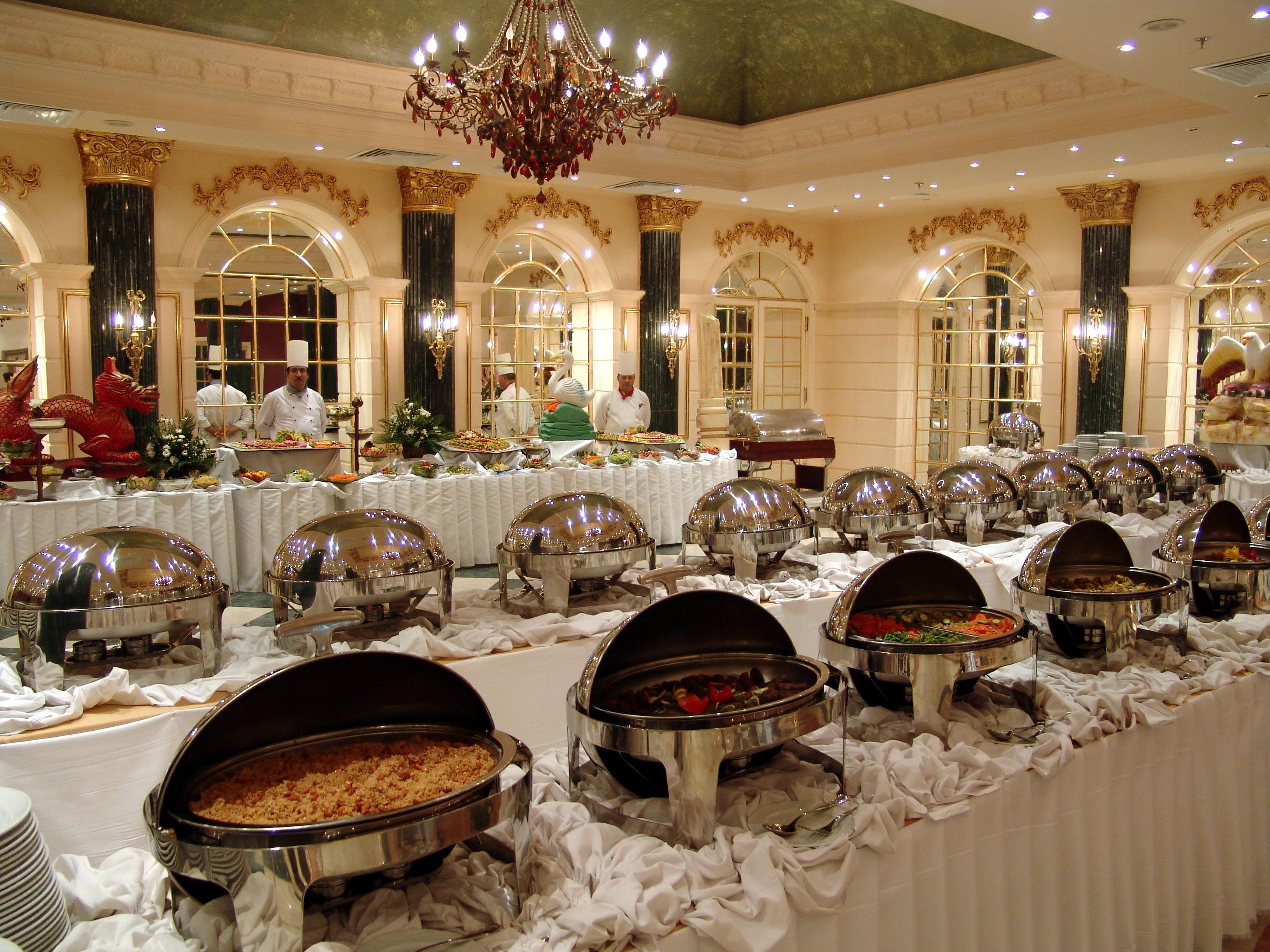 Pyramisa Suites Hotel Cairo Giza Экстерьер фото Buffet at a luxury hotel