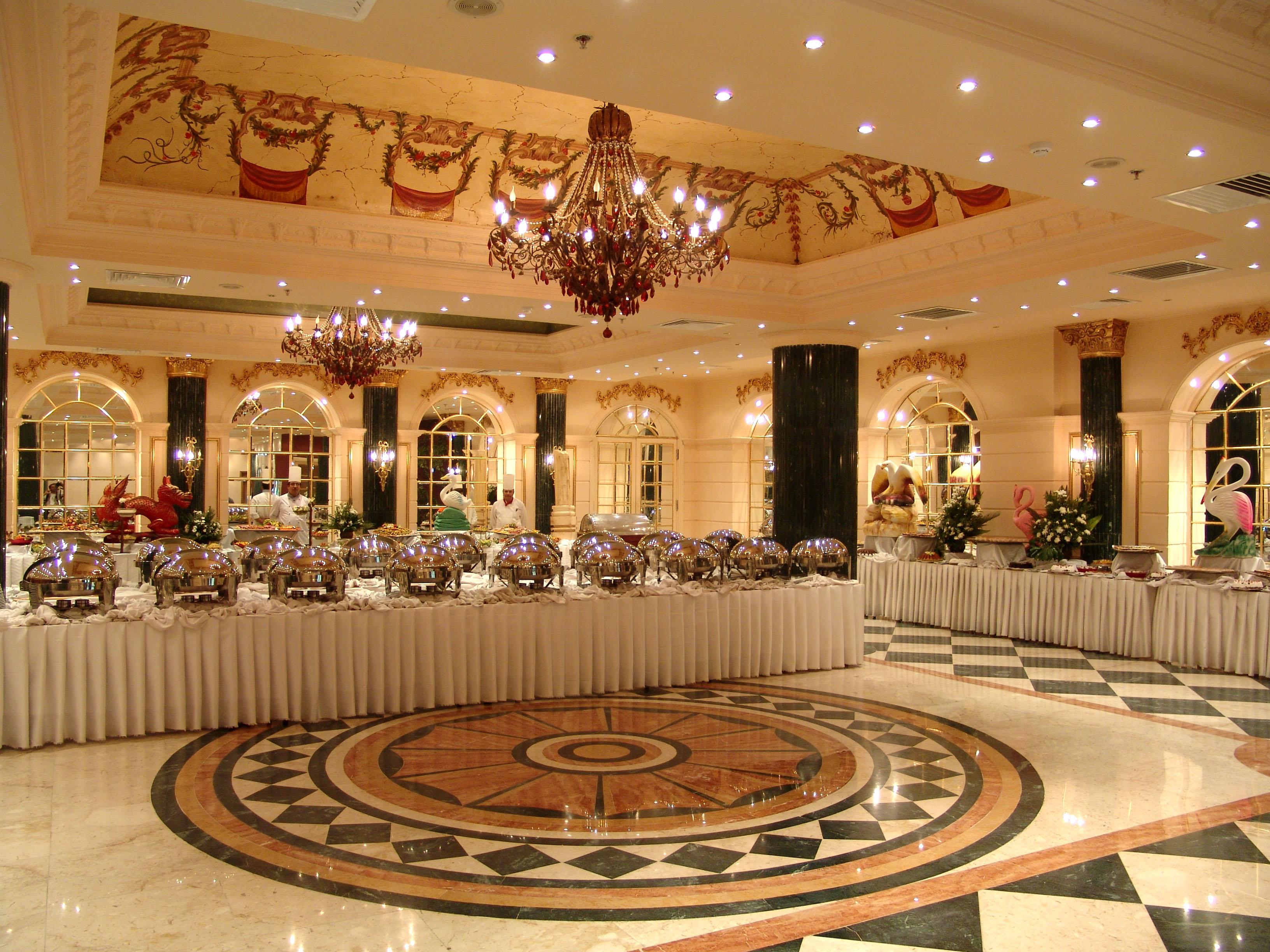 Pyramisa Suites Hotel Cairo Giza Экстерьер фото The ballroom of the hotel